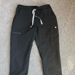 Black Yola XS Petite Figs - TAILORED